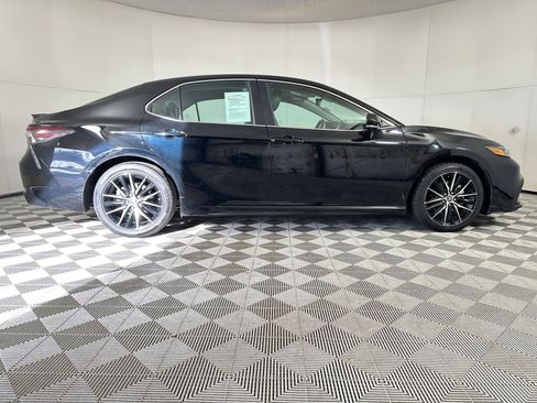 Used 2024 Toyota Camry SE image 7