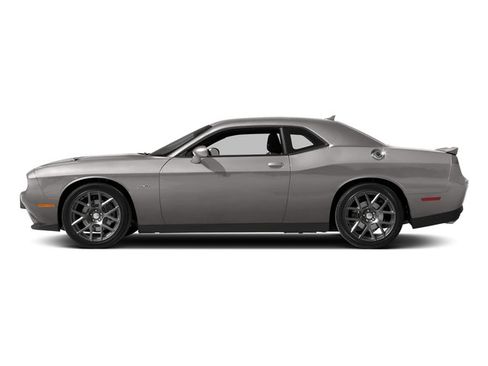 Used 2017 Dodge Challenger R/T Plus RWD image 2