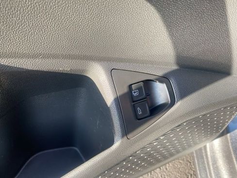 Used 2024 Volkswagen Jetta SE image 11