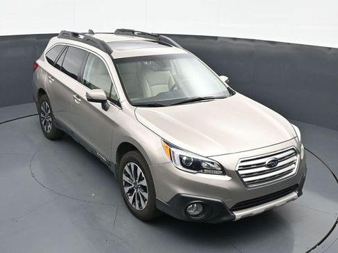 Used 2017 Subaru Outback 2.5i Limited AWD/4WD image 10