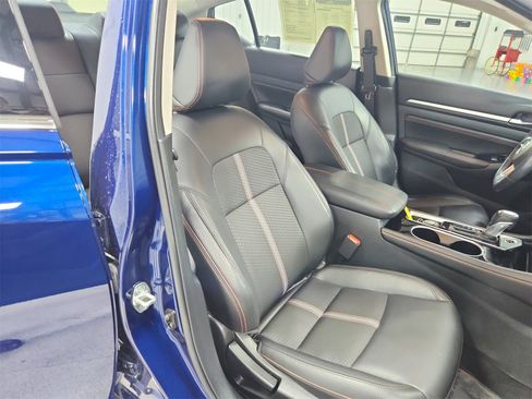 Used 2023 Nissan Altima 2.5 SR image 39