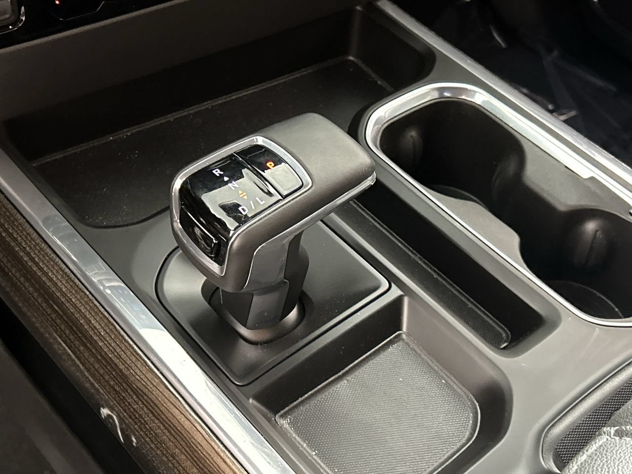 Used 2026 Chevrolet Silverado 1500 LT Trail Boss w/ Dark Appearance Package AWD/4WD image 16