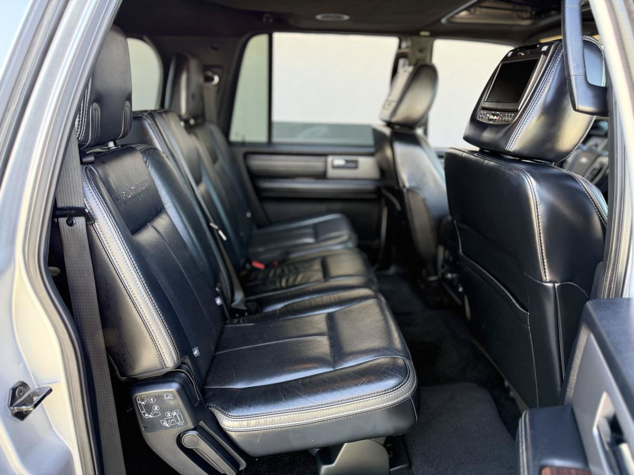 Used 2016 Ford Expedition EL Platinum AWD/4WD image 21