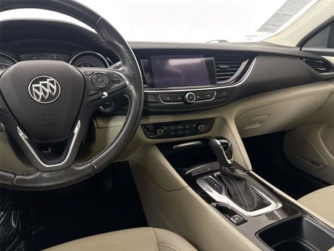 Used 2018 Buick Regal Essence w/ Driver Confidence Package #1 FWD image 33