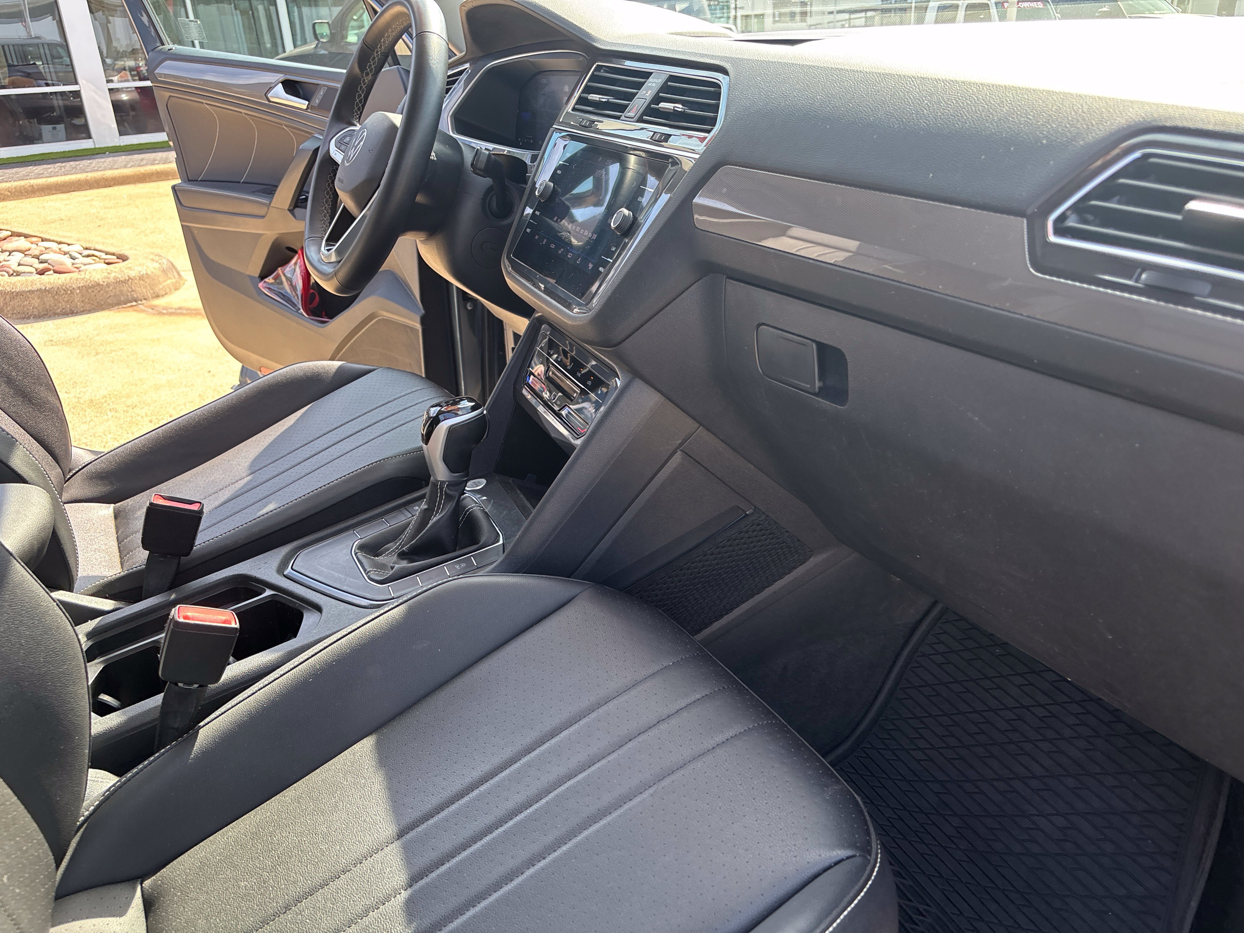 Used 2023 Volkswagen Tiguan SE FWD image 47