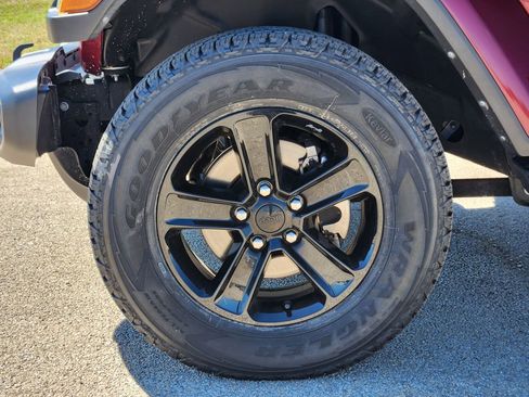 Used 2021 Jeep Wrangler Unlimited Sahara image 10