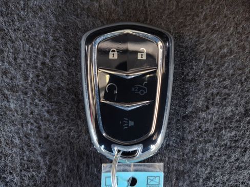 Used 2019 Cadillac XT4 Premium Luxury w/ Cold Weather Package FWD image 31