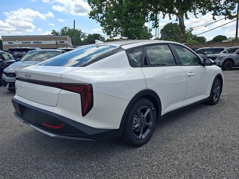 New 2026 Kia K4 FWD image 3