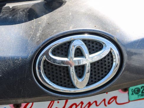 Certified 2016 Toyota RAV4 LE FWD image 17