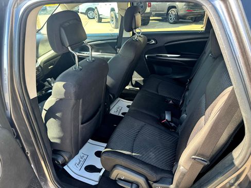 Used 2014 Dodge Journey SXT image 9
