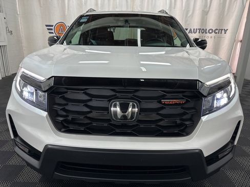 Used 2024 Honda Passport TrailSport image 4