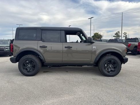 Used 2025 Ford Bronco Big Bend w/ Black Diamond Package image 6