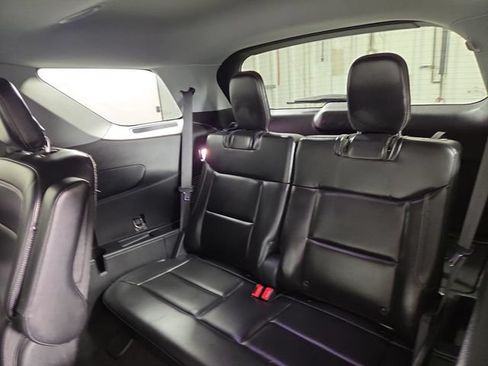 Used 2021 Ford Explorer XLT w/ Equipment Group 202A AWD/4WD image 17