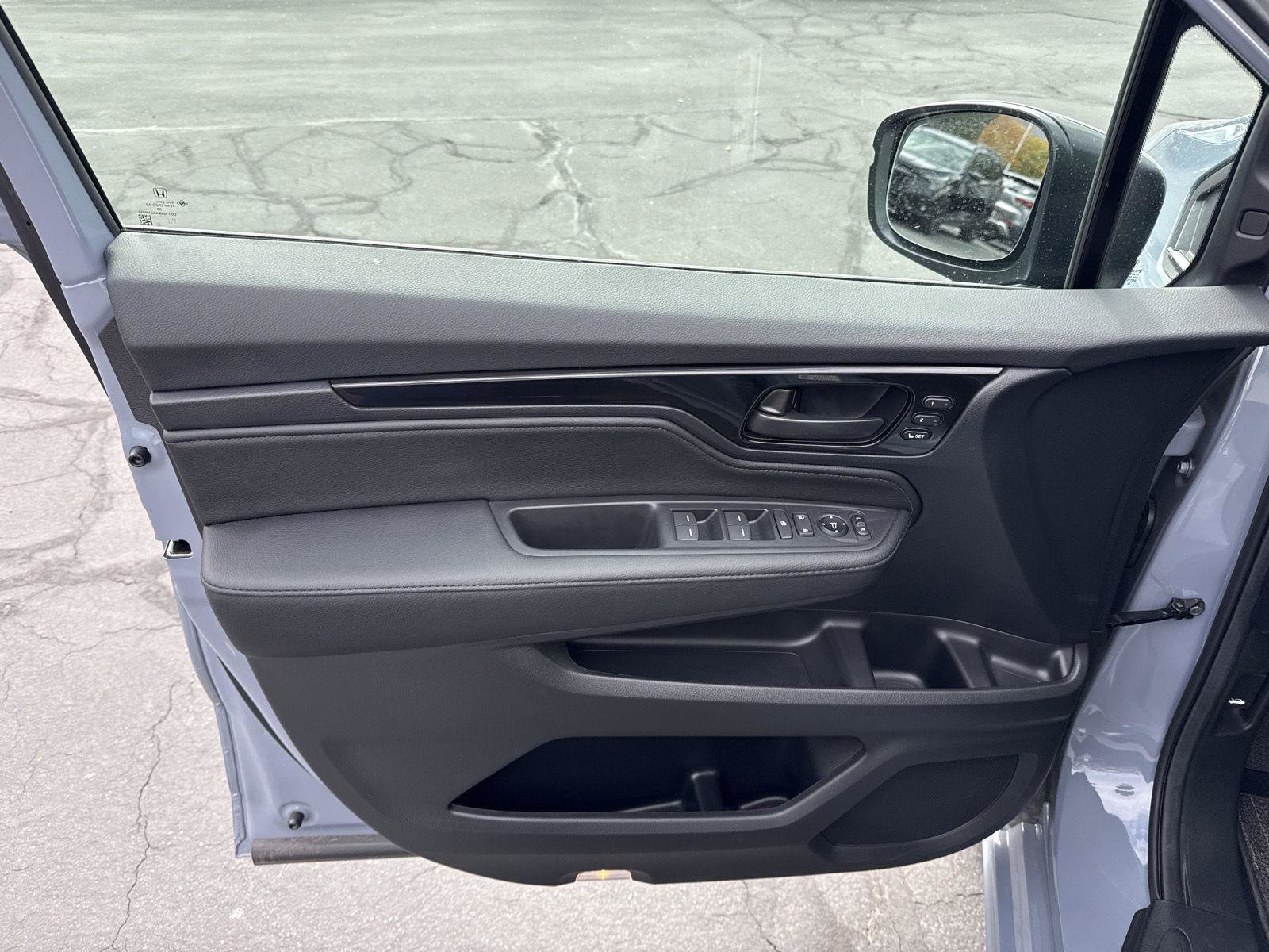 Certified 2026 Honda Odyssey Touring image 11