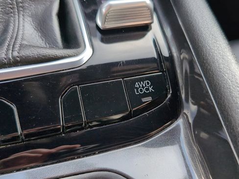 Used 2024 Jeep Compass Latitude image 22