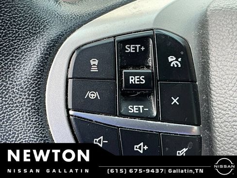 Used 2021 Ford Explorer Limited w/ Equipment Group 301A AWD/4WD image 19