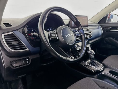 Used 2023 Kia Seltos S w/ Navigation Package FWD image 21
