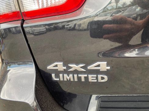 Used 2013 Jeep Grand Cherokee Limited w/ Luxury Group II image 25