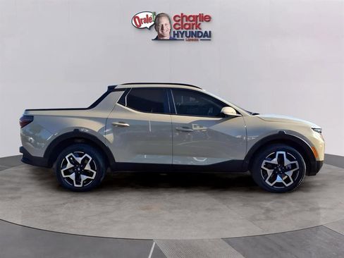 Certified 2023 Hyundai Santa Cruz Limited image 6