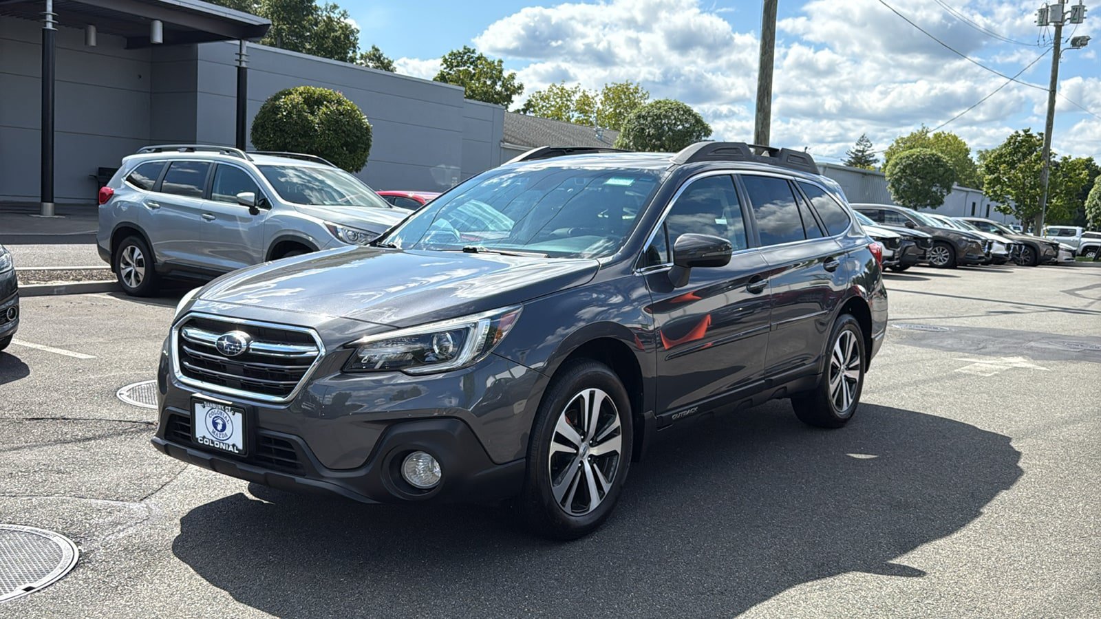 Used 2019 Subaru Outback 2.5i Limited AWD/4WD image 3