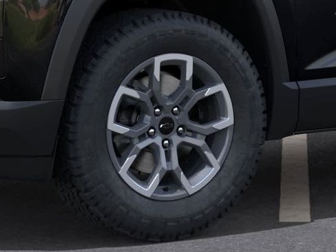 New 2026 Chevrolet Equinox ACTIV AWD/4WD image 9