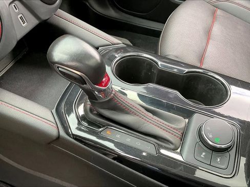 Used 2021 Chevrolet Blazer RS w/ Enhanced Convenience Package image 16