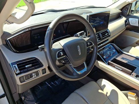 Used 2024 Lincoln Navigator L Reserve AWD/4WD image 16