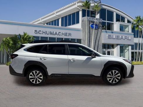 Certified 2025 Subaru Outback Premium AWD/4WD image 8
