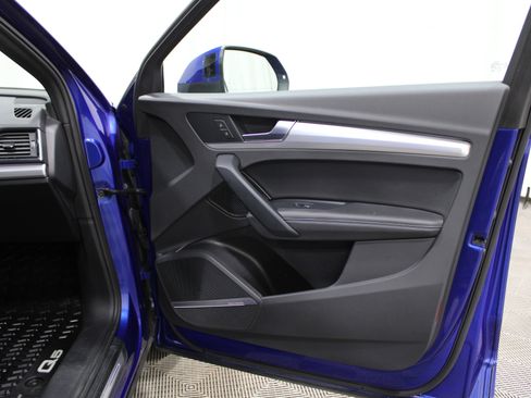 Used 2021 Audi Q5 Prestige w/ Prestige Package image 29