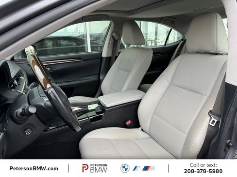 Used 2016 Lexus ES 300h image 2