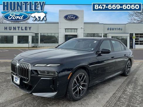Used 2024 BMW 740i xDrive image 1