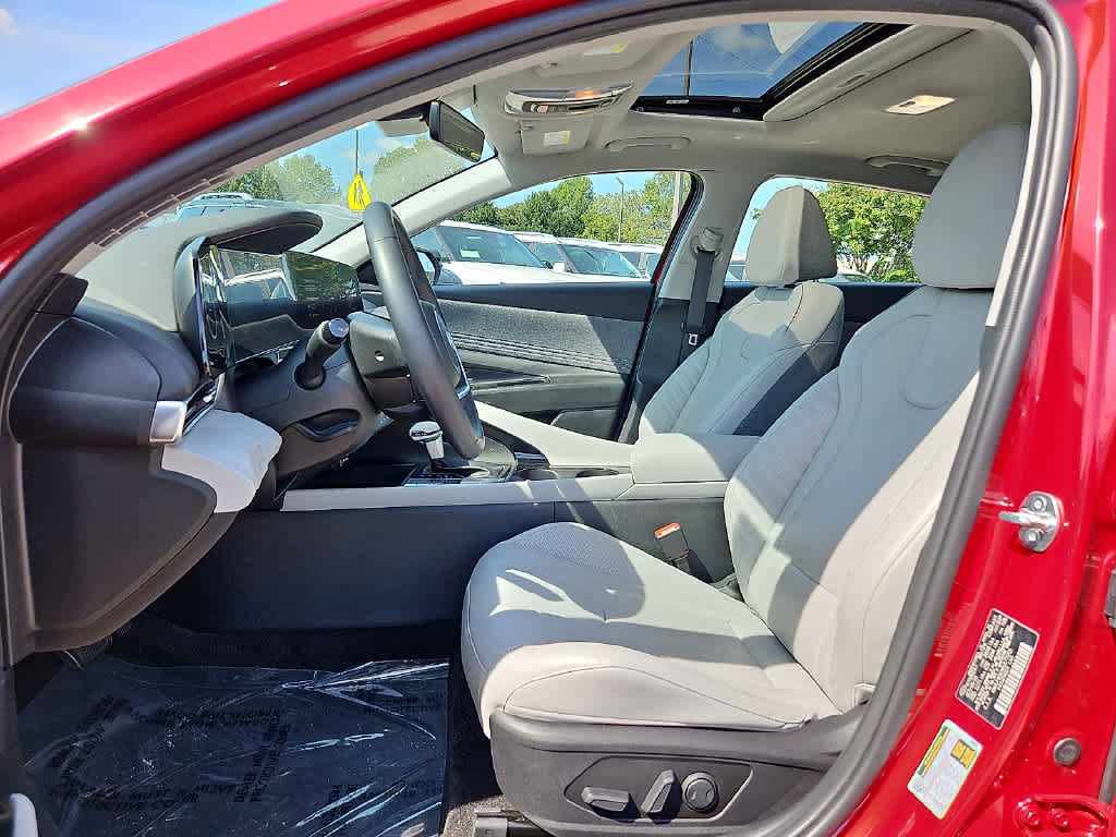Used 2024 Hyundai Elantra Limited FWD image 12