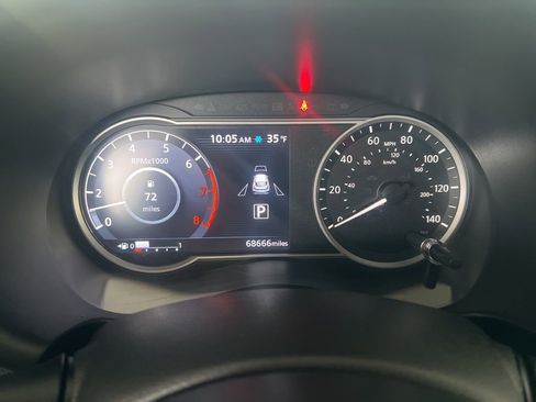 Used 2018 Nissan Kicks SV image 58