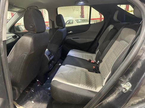 Used 2022 Chevrolet Equinox LS w/ LS Convenience Package FWD image 11