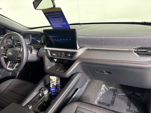 Certified 2025 Ford Explorer ST-Line w/ Premium Package image 41