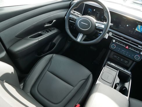 Certified 2025 Hyundai Tucson SEL image 9