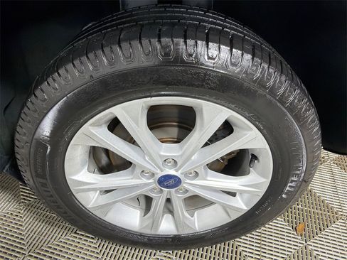 Used 2019 Ford Escape SE image 19