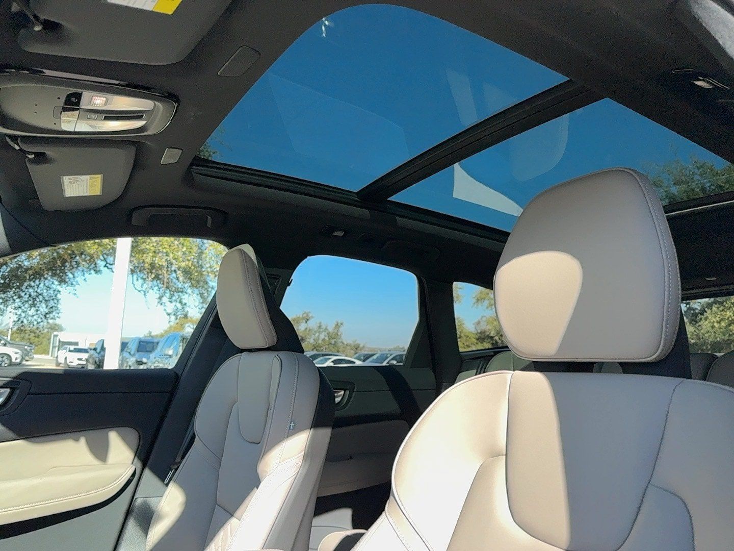 New 2026 Volvo XC60 B5 Plus w/ Protection Package Premier AWD/4WD image 13