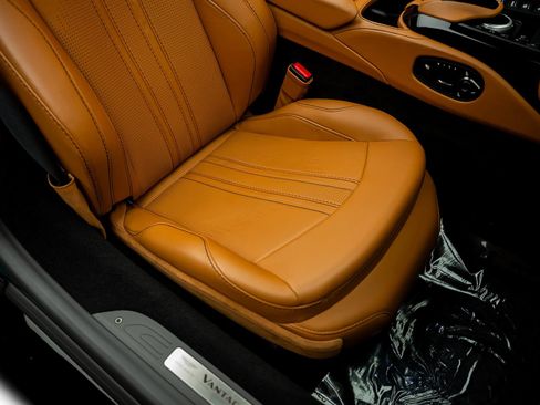 Used 2023 Aston Martin V8 Vantage Roadster RWD image 34