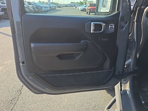 Used 2020 Jeep Wrangler Unlimited Rubicon AWD/4WD image 14