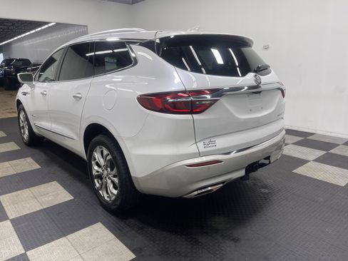 Used 2019 Buick Enclave Avenir FWD image 2