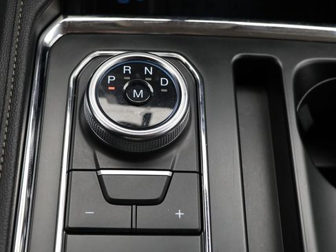 Used 2024 Ford Expedition XLT image 23