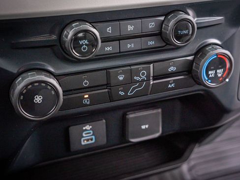 Used 2023 Ford F250 XLT w/ FX4 Off-Road Package image 23