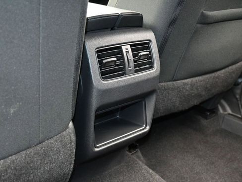 Used 2021 Nissan Rogue S image 31