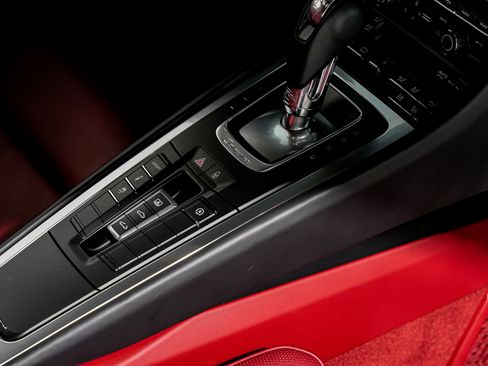 Used 2016 Porsche 911 Carrera 4S image 32