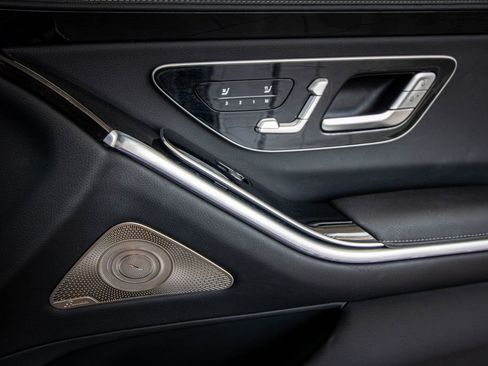 Used 2023 Mercedes-Benz S 500 4MATIC image 23