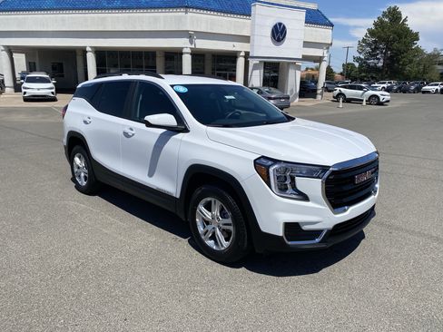 Used 2024 GMC Terrain SLE w/ Driver Convenience Package AWD/4WD image 46