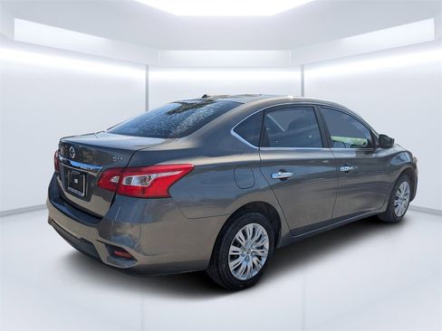 Used 2017 Nissan Sentra SV image 3