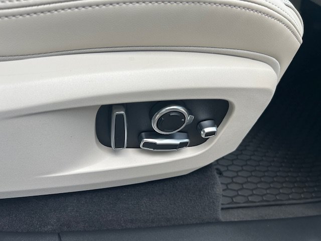 Used 2026 Jaguar F-PACE R-Dynamic S AWD/4WD image 19