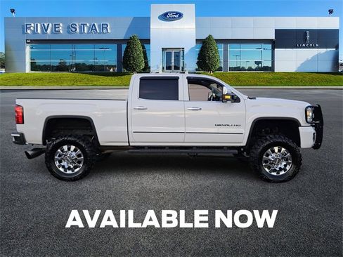 Used 2015 GMC Sierra 3500 Denali w/ Duramax Plus Package image 8